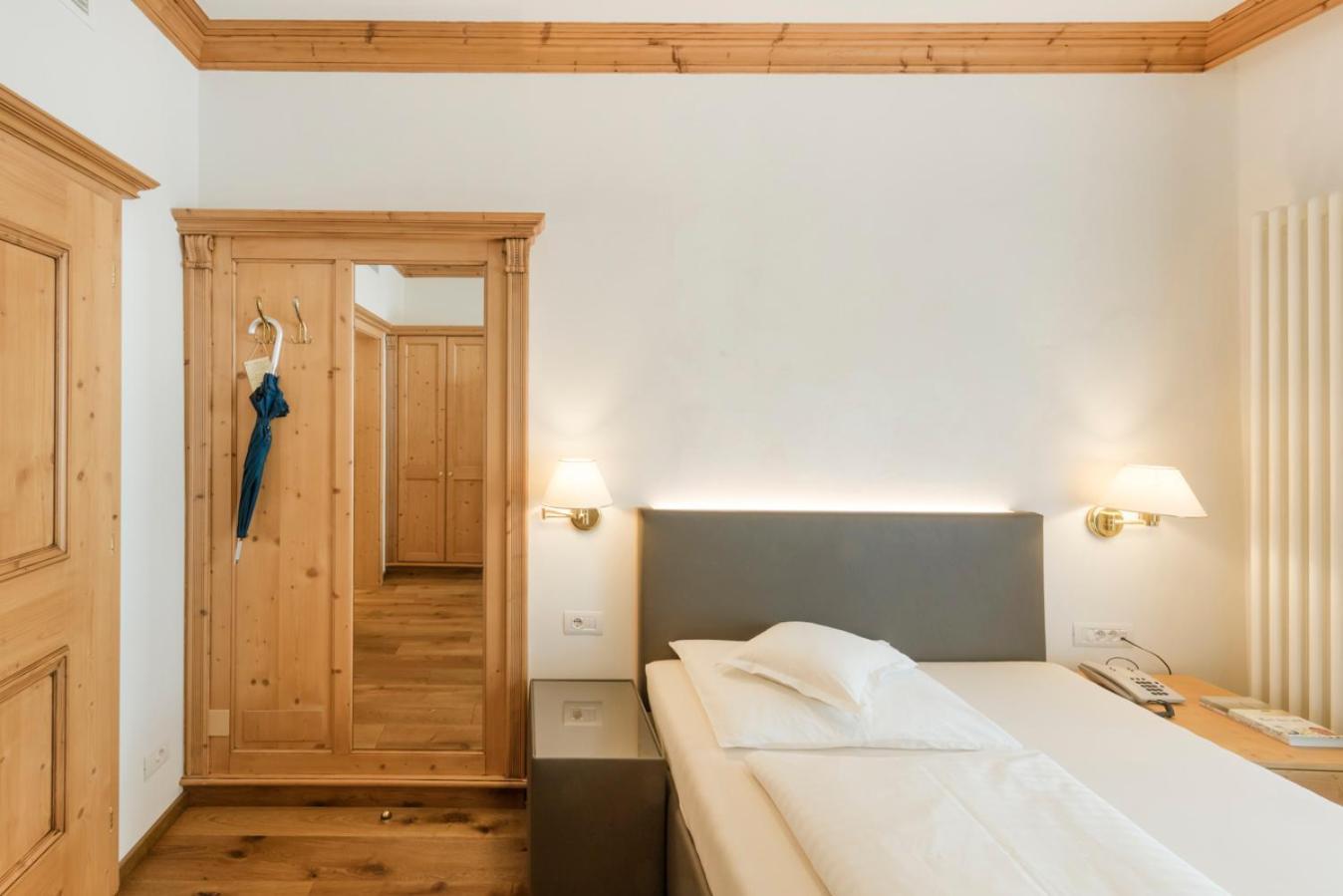 Hotel Schlosswirt Schenna Dış mekan fotoğraf