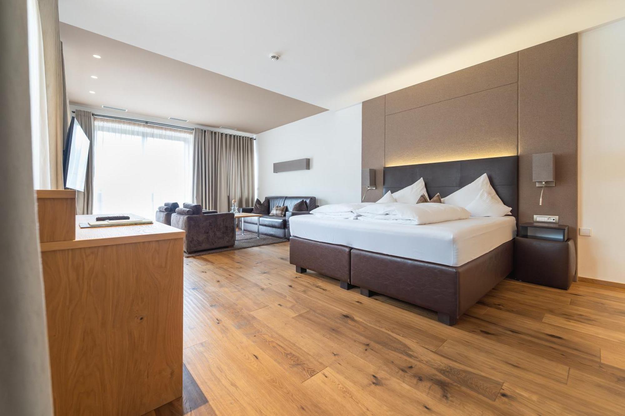 Hotel Schlosswirt Schenna Dış mekan fotoğraf