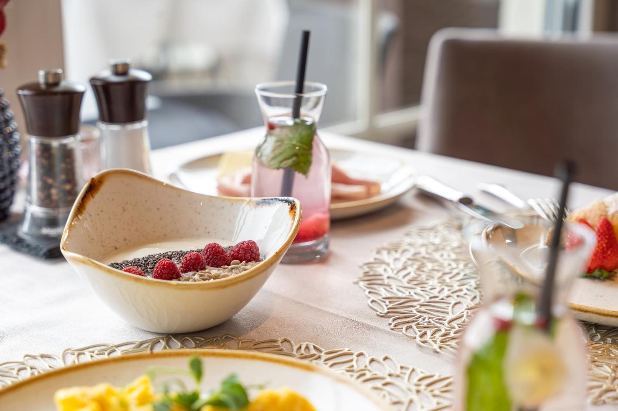 Hotel Schlosswirt Schenna Dış mekan fotoğraf